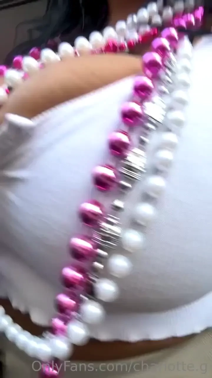 Ootd in nola happy mari gras 