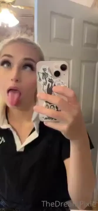 Show me you love me by hitting that like button i ll be a good girl 