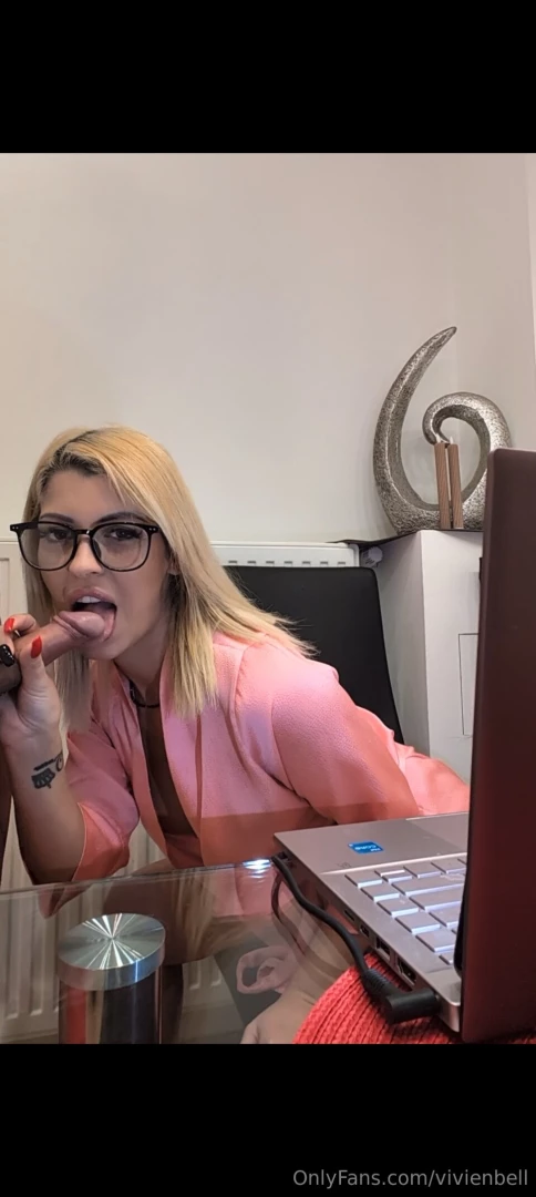 Sziasztok zel t k pek a vide mb l k pzelj tek el ma pp a laptopomon part 7 