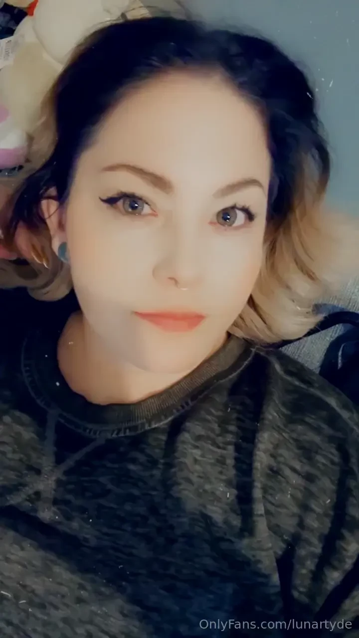 Live on twitch www twitch tv lunartyde 