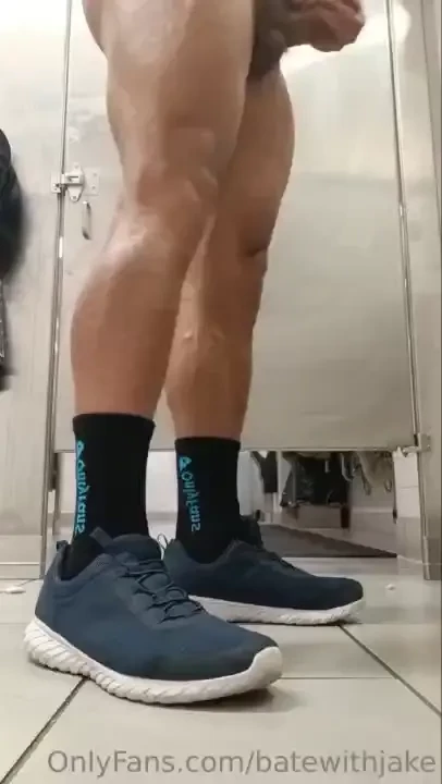 Trying and succeeding part 3 i finally got to cum 