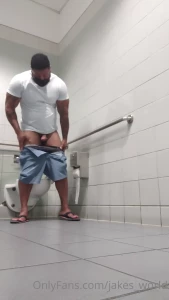 batewithjake - Dumping out cum public bathroom 