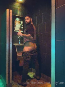 Nightclub ass out