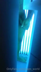 Tanning booth spank off no cum