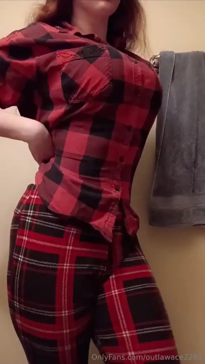 Strip outta plaid and flannel plus pics 
