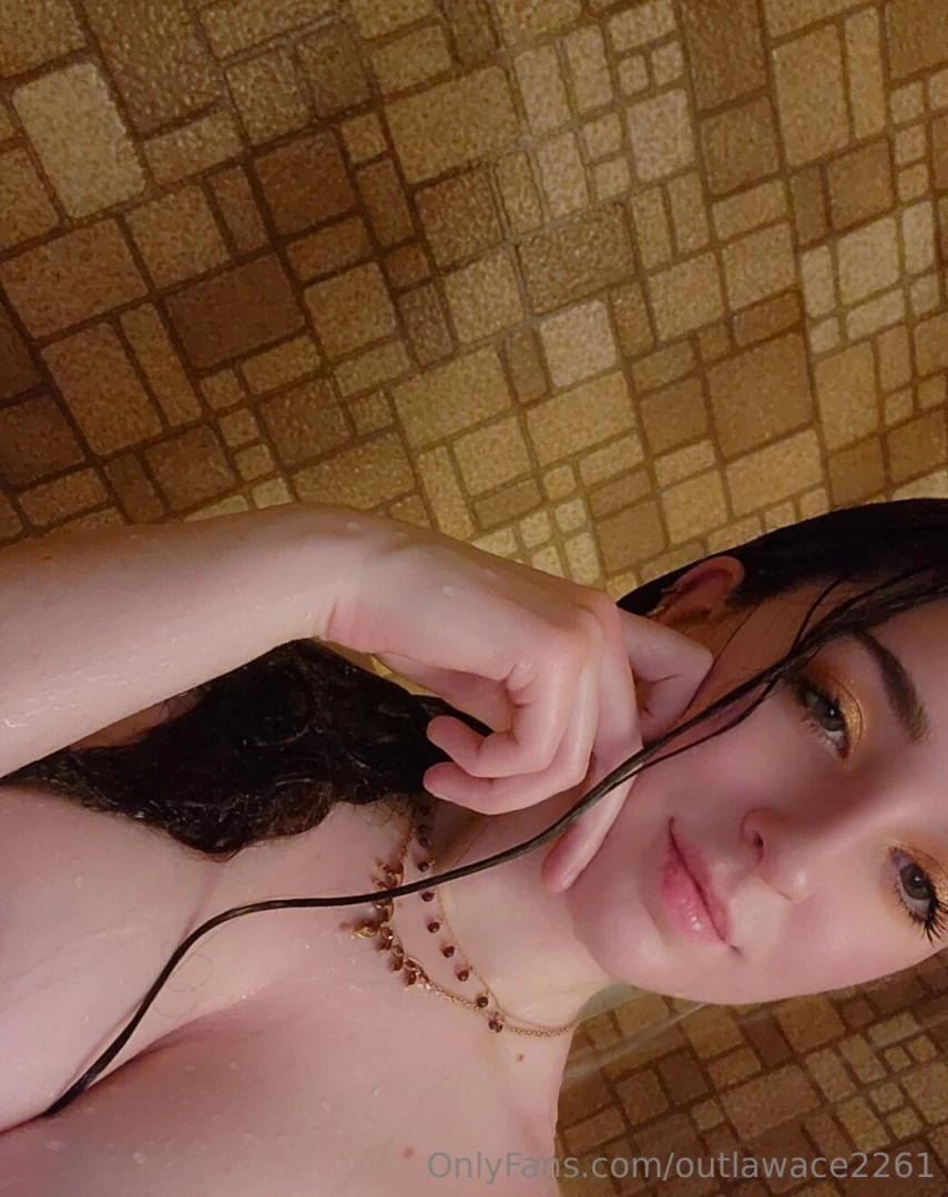 Need more shower pics 