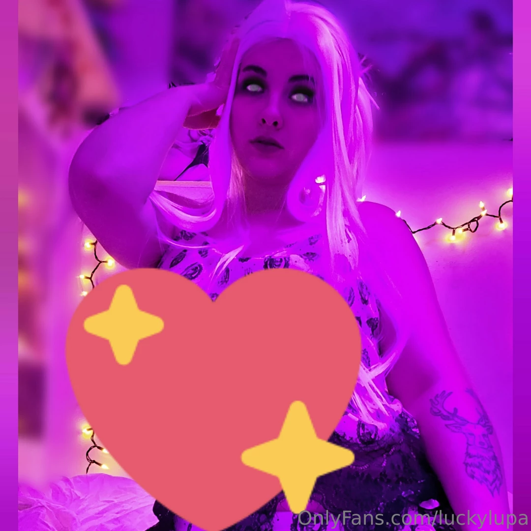 It may not be the anticipated xayah set but have a mini set of sexy 