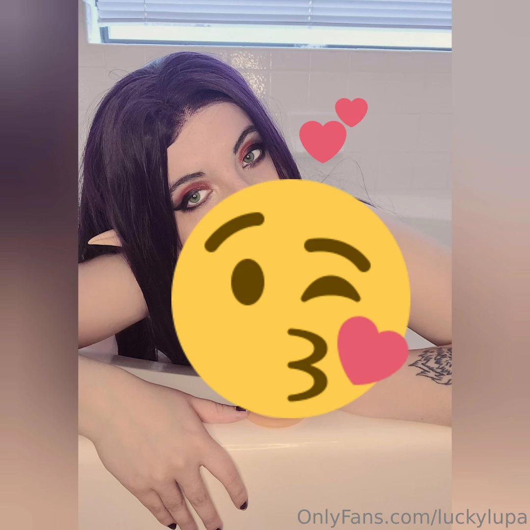 Who wouldn t want their cock sucked by this sexy elf i can t think of 