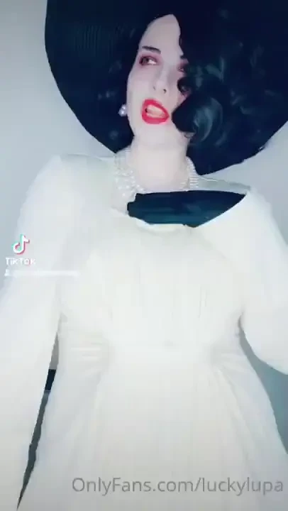 Lady dimitrescu is here she s gonna punish all you bad girls and 