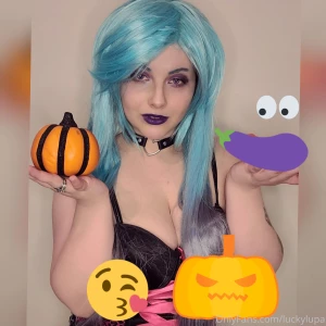 Syndra may be a master with balls pun intended but is she a master at