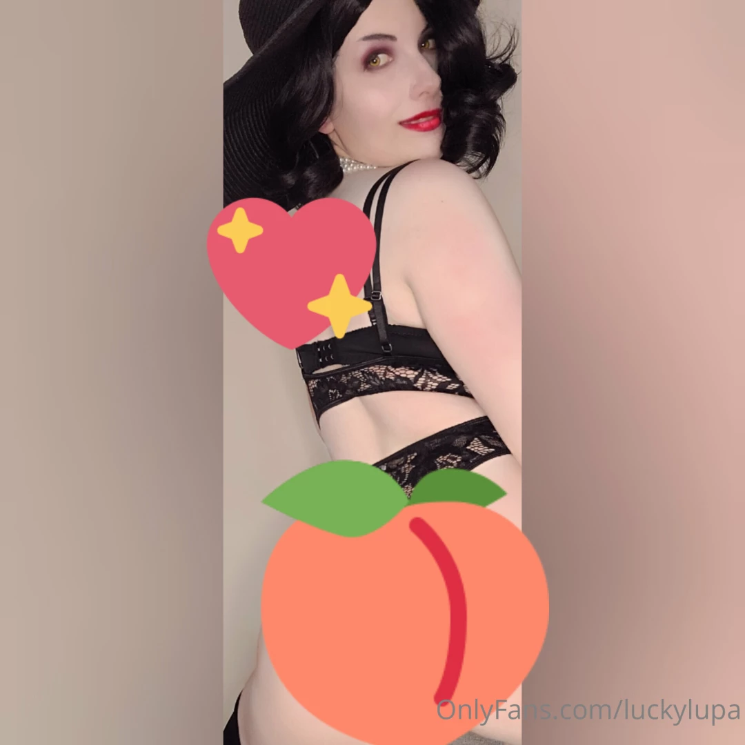 Last set of lady dimitrescu and in a new outfit too cute booty shots part 1 