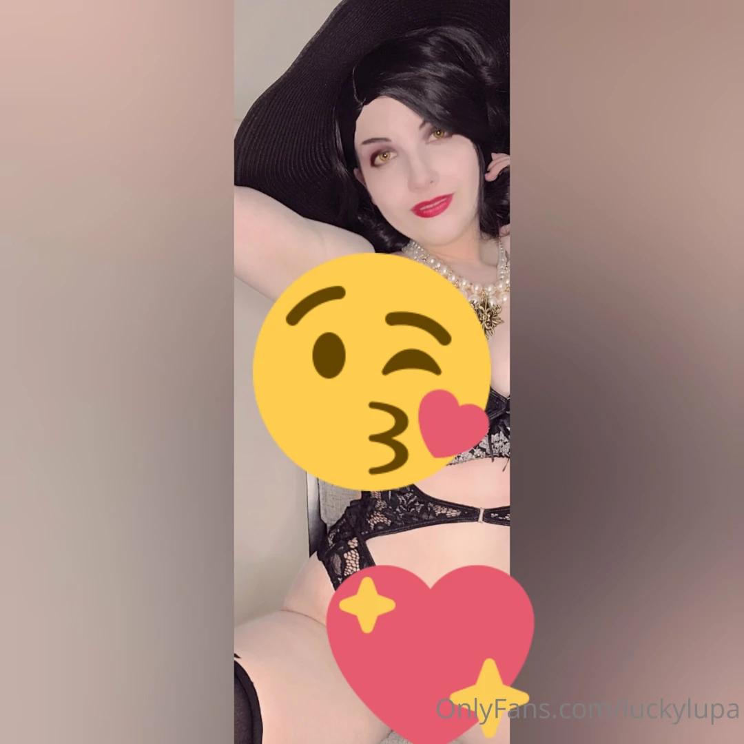 Last set of lady dimitrescu and in a new outfit too cute booty shots 