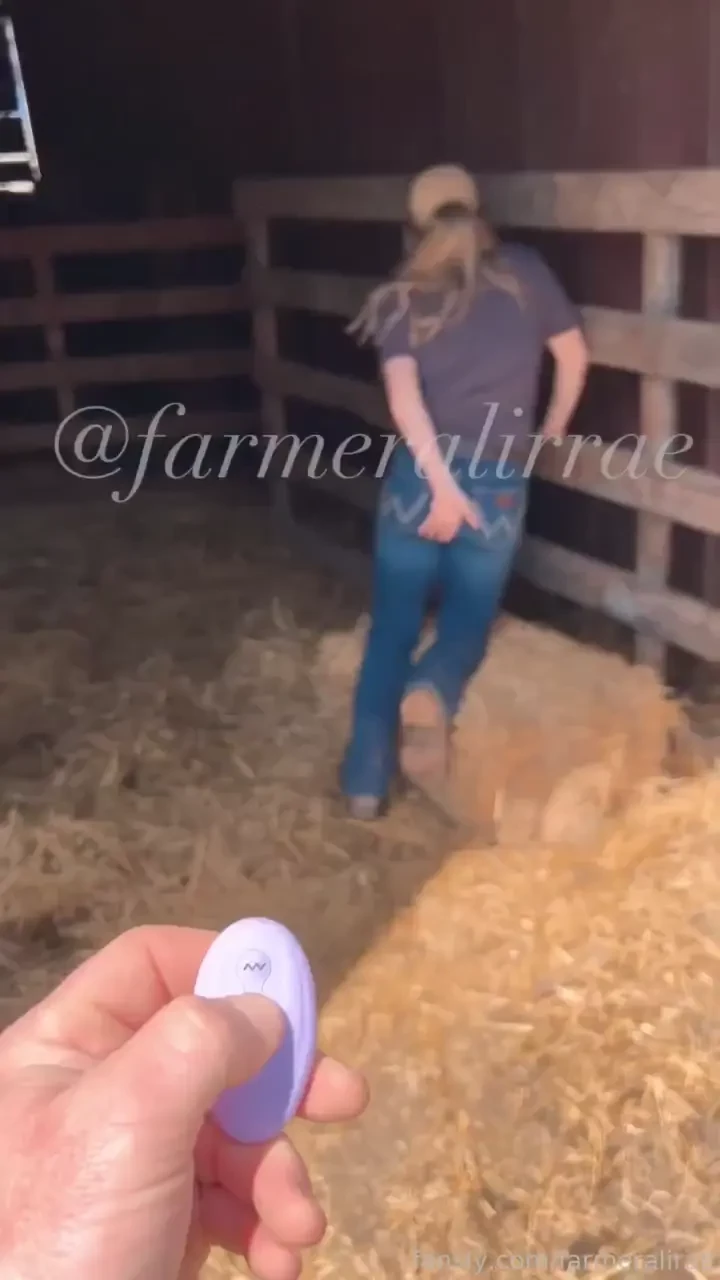 The farmers daughter is a f r e a k 