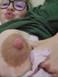 Automilk lactation milf bigtits bigareolas glasses mommy nipples cute