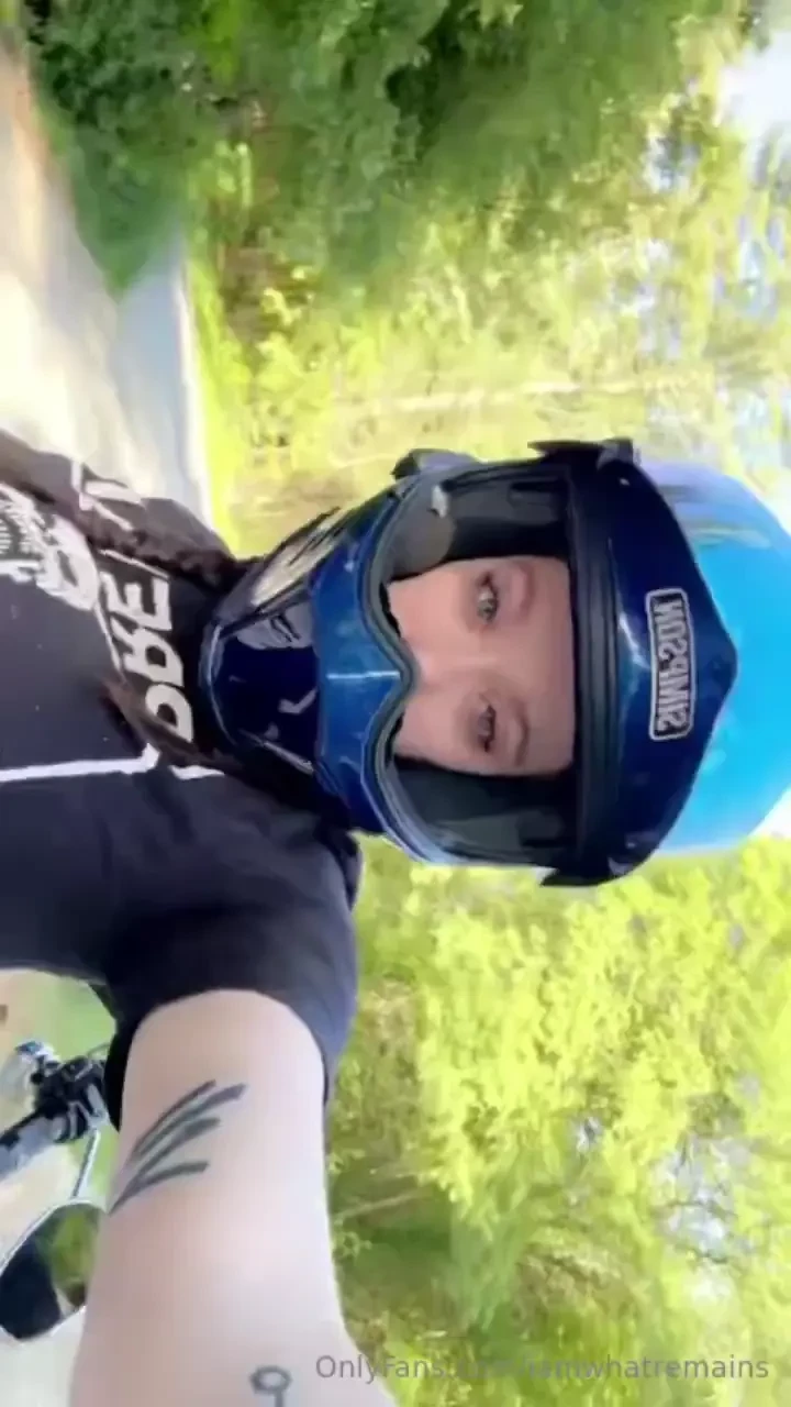 My eyes need to be looking up at you daddy come see my pretty eyes 