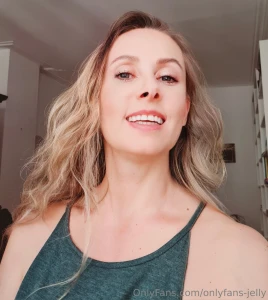 Well well who said moms can t be this hot sending you a smile but i