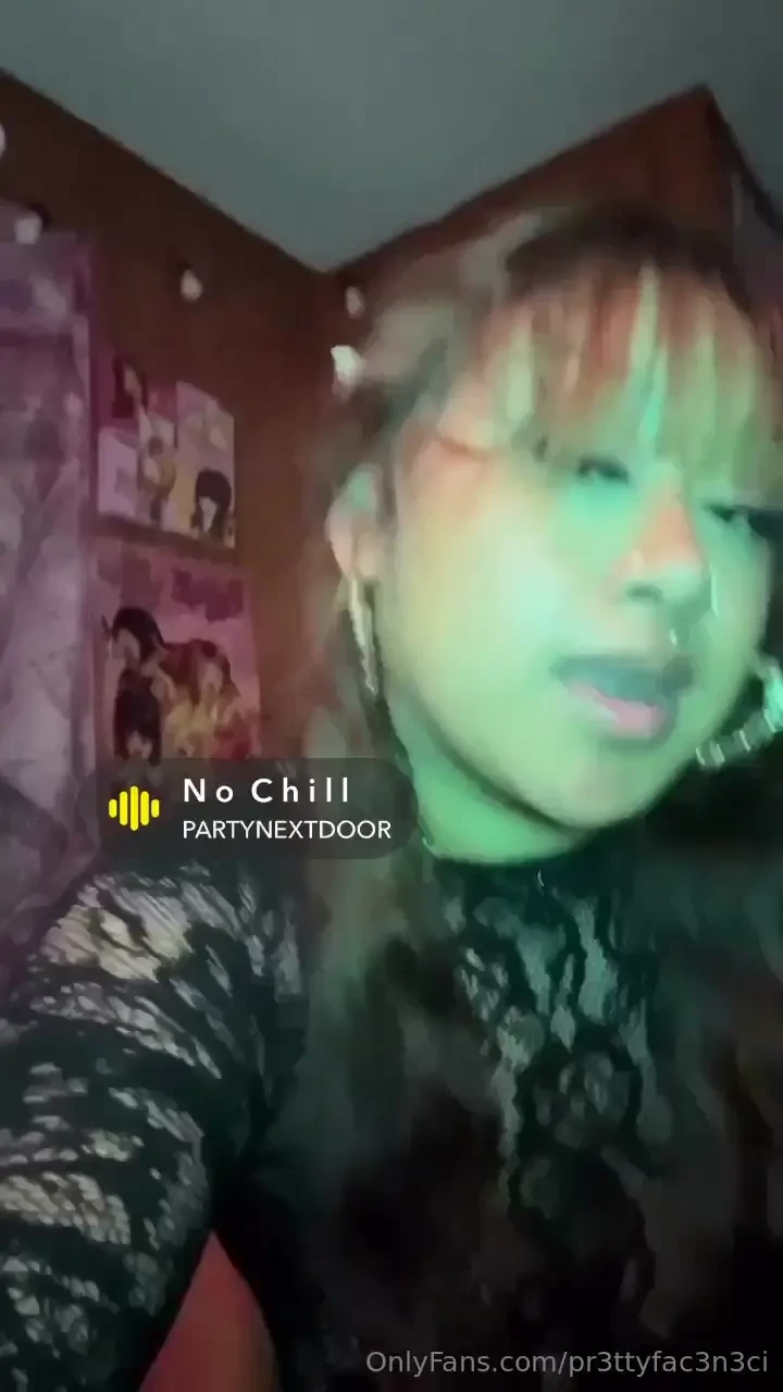 Does your girlfriend send you videos like this 