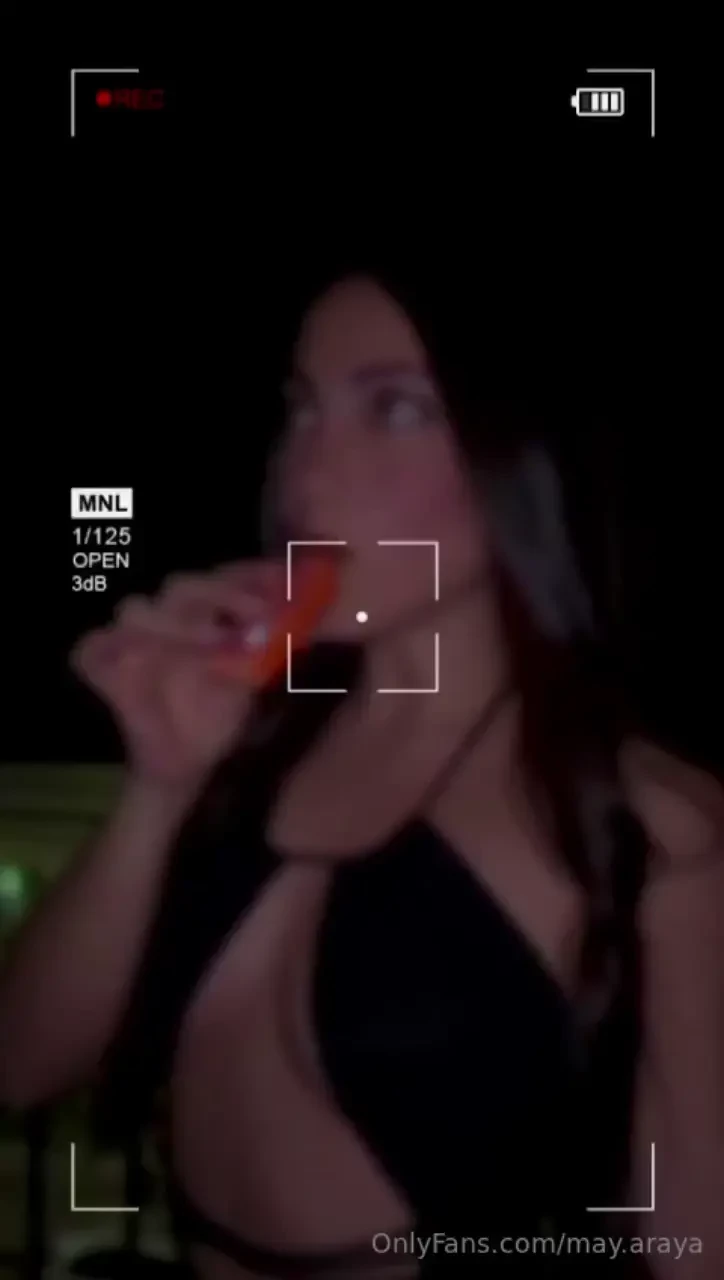 Esta noche salgo ustedes que van a hacer o me quedo hablando con 