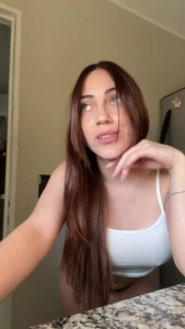 Odio el frioooo que hace me ayudas a calentarme un poquito