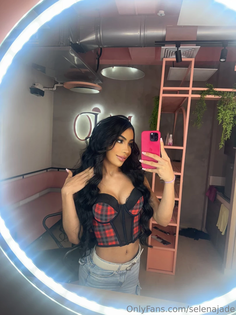 Serving gorgeousness in here what do you think 