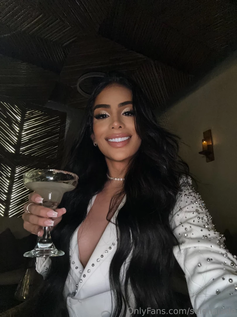 Cheers for an exciting year ahead of us 