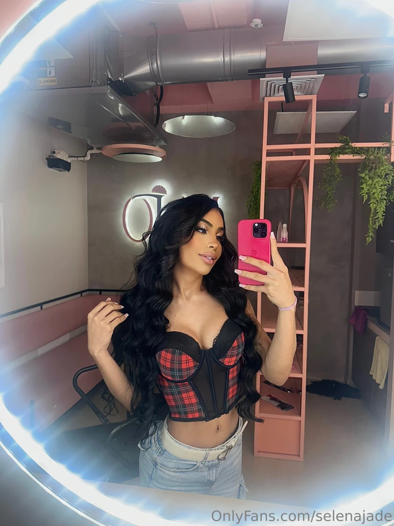 Hottest girl you ever met 