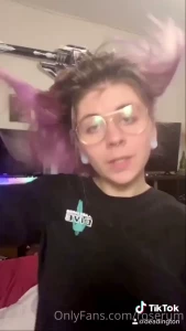 Here have a fried ass thirst trap i posted on tiktok lmao