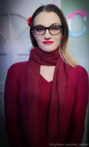 Tried my new grinch palette and wanted to do a cute look lemme know if