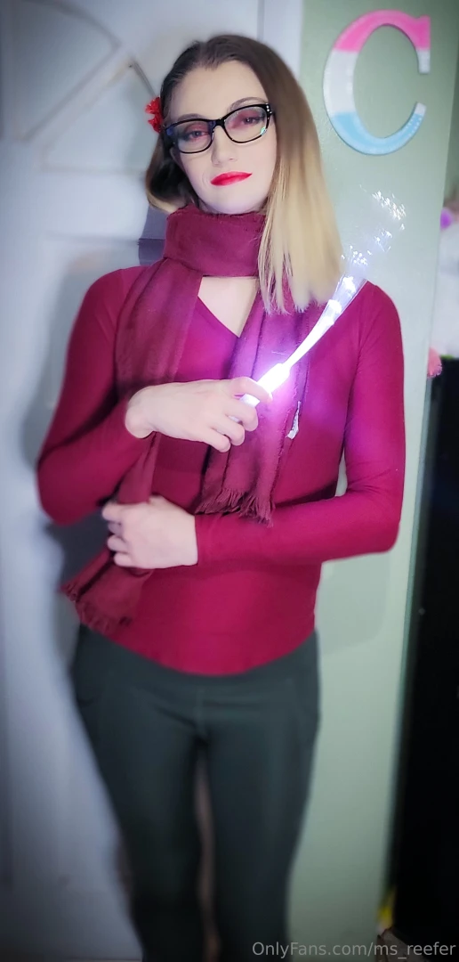 Tried my new grinch palette and wanted to do a cute look lemme know if part 3 