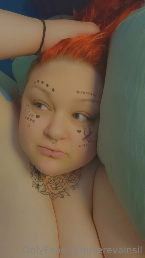 Playing with snap chat filters in bed is fun would you like to cum 