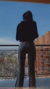 These pants make my lil booty pop