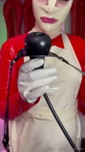 For the kink-lovers i made a video where i put an inflatable gagball