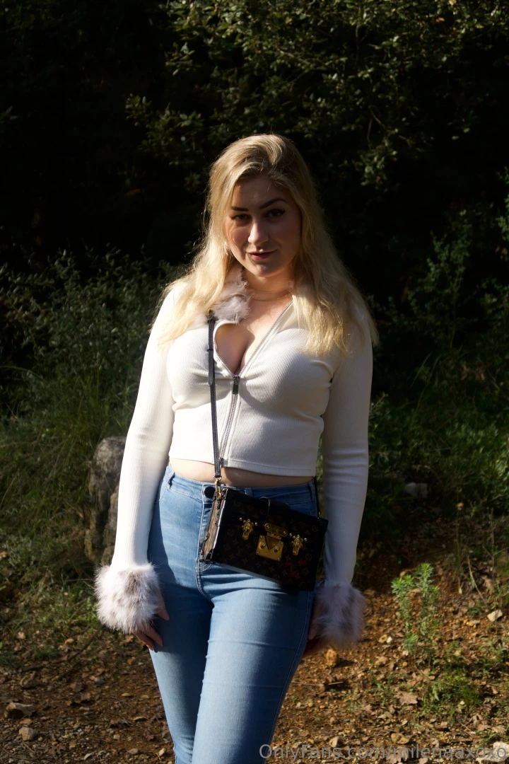 Hope you have a nice monday ps do you think i look good in a regular 