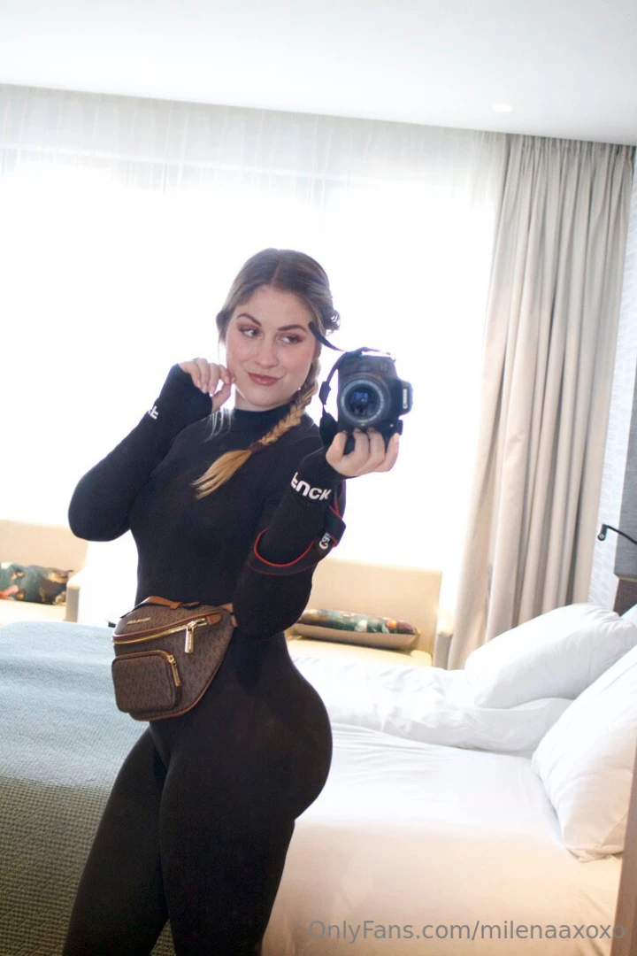 Booty looks so phat in this catsuit part 1 