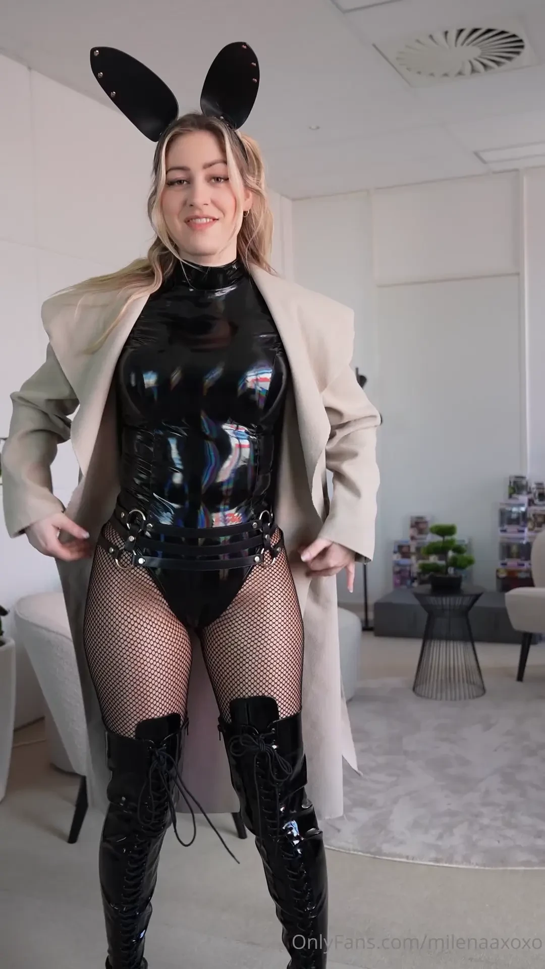 Showing my bubble butt in my slutty bunny outfit would you spank i ll 