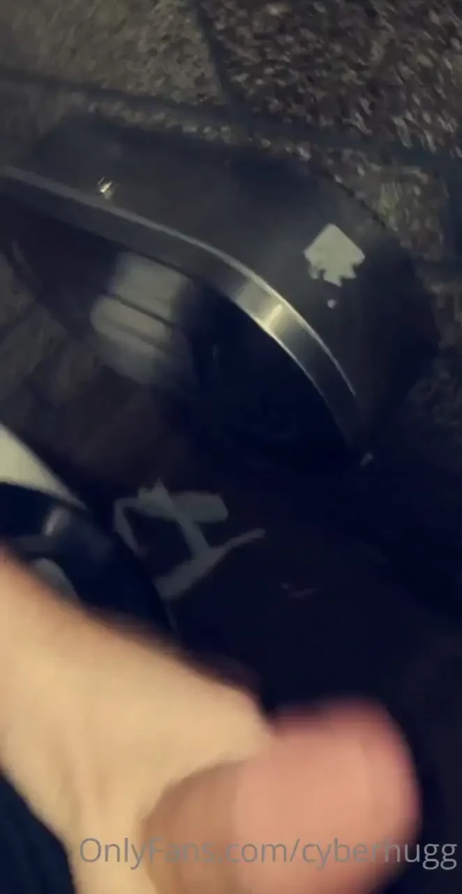 So this super hot dude hit me up on grindr wanting to hookup but i don 