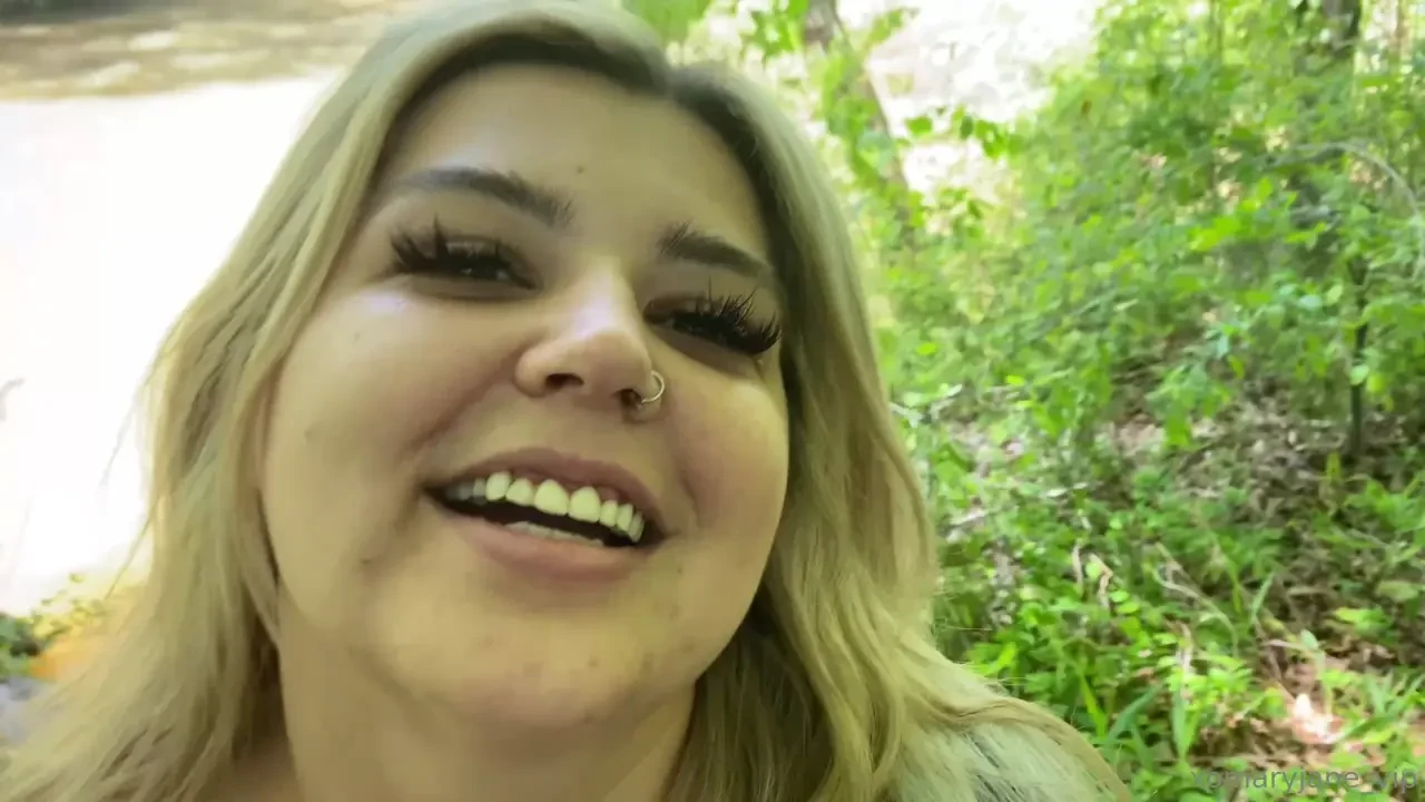 4 20 fuck outside my smoke buddy and i went to the woods to roll up 