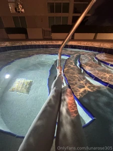 Come hang out with me by the jacuzzi bb i need some help with