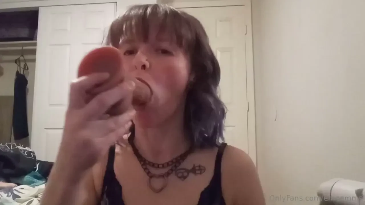 Practicing my deepthroat skills just for you would you make it fit dm 