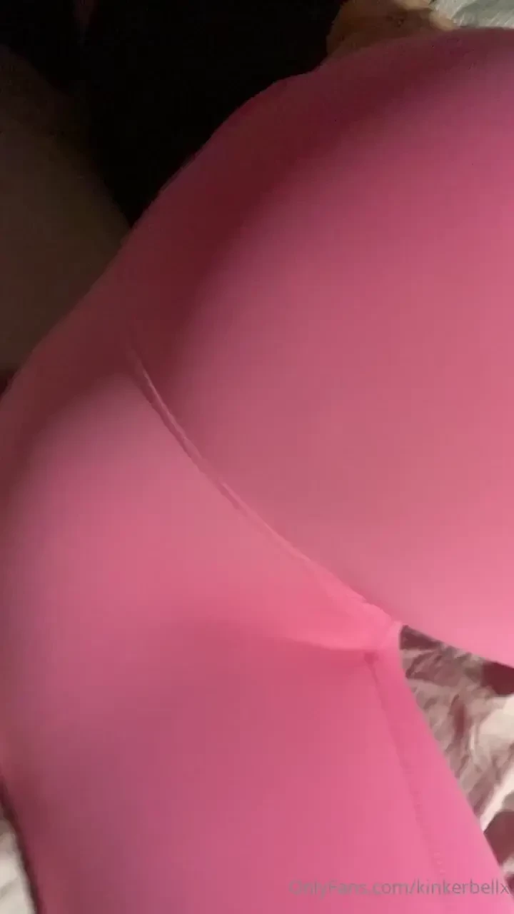 I m the hot girl at your gym who knows your secret that you re a 