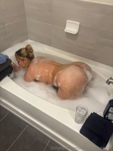 I just know how ready you are for these hot new pics
