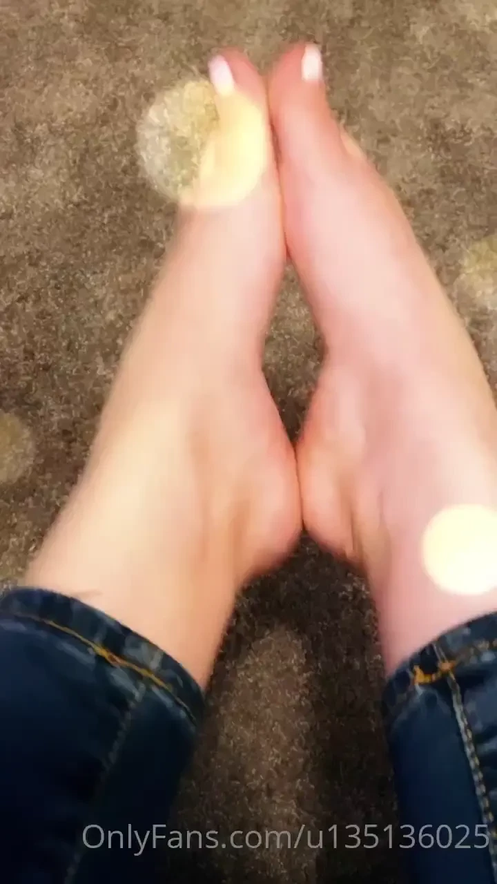 Who want a foot job 