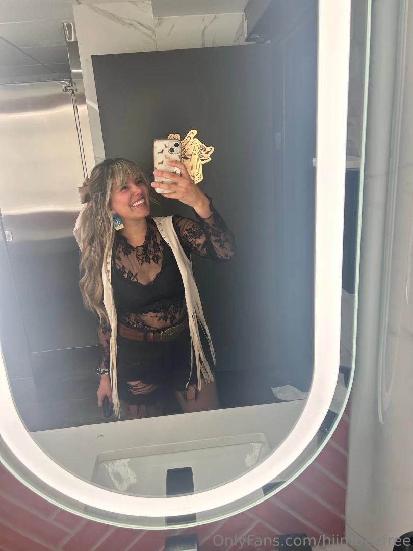 I m in nashville tip me for drinks and i ll sneak some sexy content to 