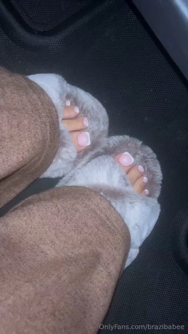 Look at my toesies should i make a video of me oiling my feet 