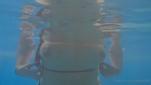 Messing around with my new go pro definitely more underwater fun to