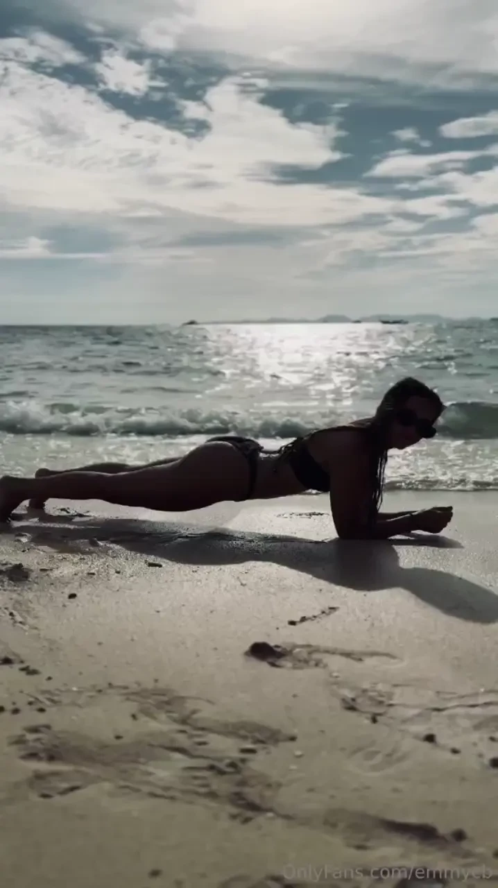 I love yoga on the beach 