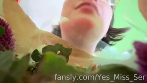 Unaware giantess gets a tiny in her boquet of flowers back from a date