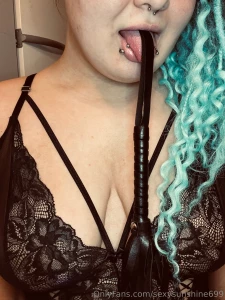 This is my tip jar tip 5 for any custom image tip 10 for any 15 sec