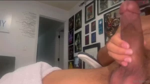 Can i cum for you i love milking my big dick for you to see