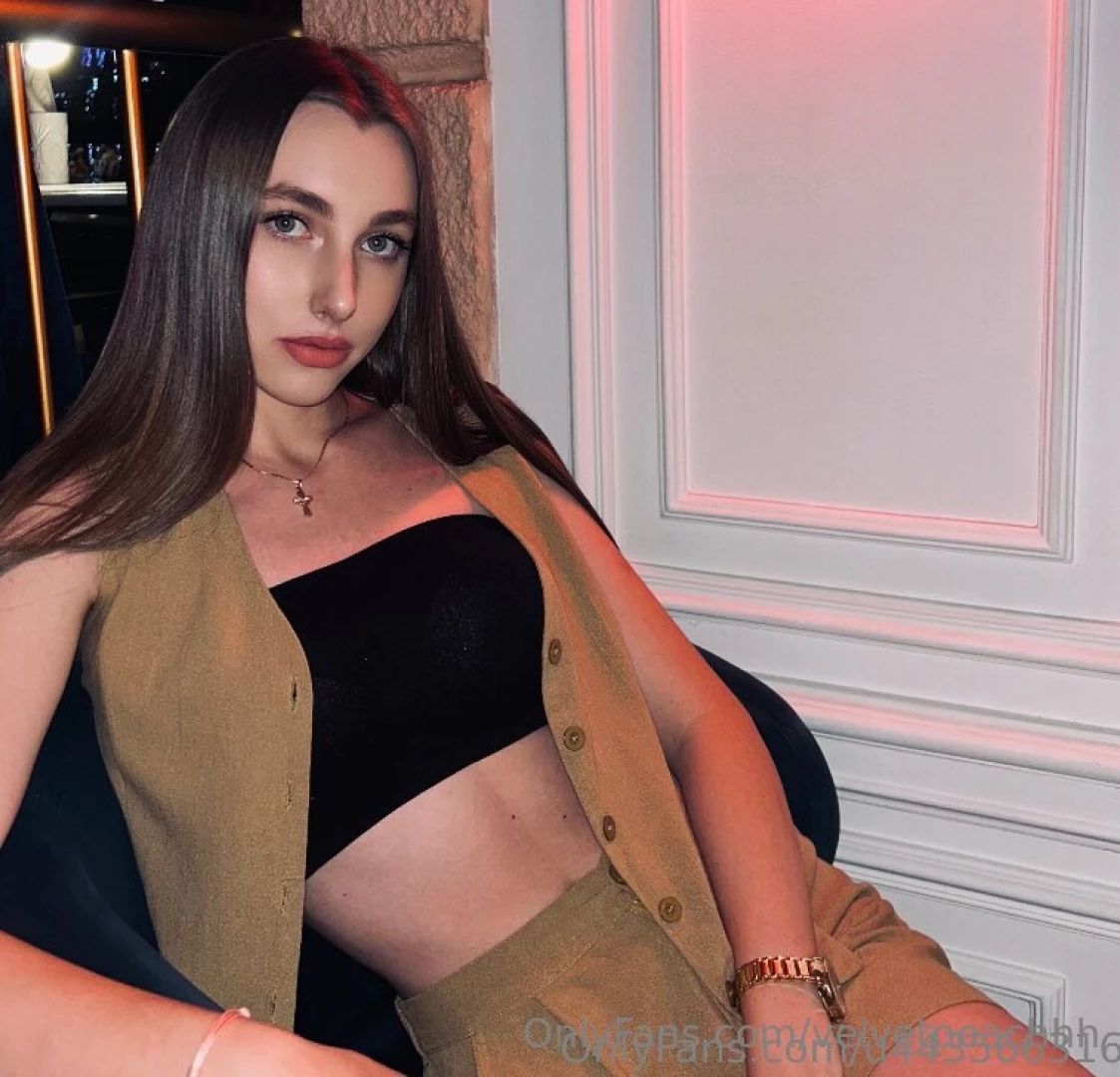 Free to subscribe renata_r this 18yo cute girl is able to do something part 262 